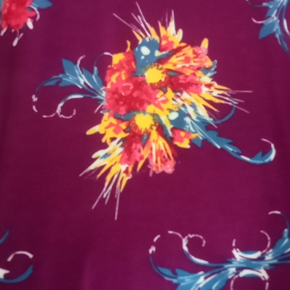 LulaRoe Purple Floral Irma Printed Top-#0215 - Picture 6 of 12